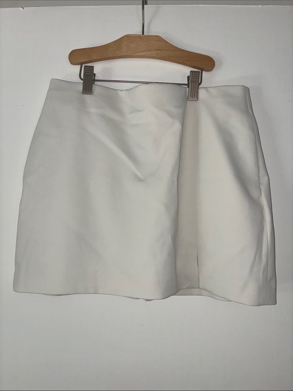 Uniglo-Women’s Cream Mini Skort